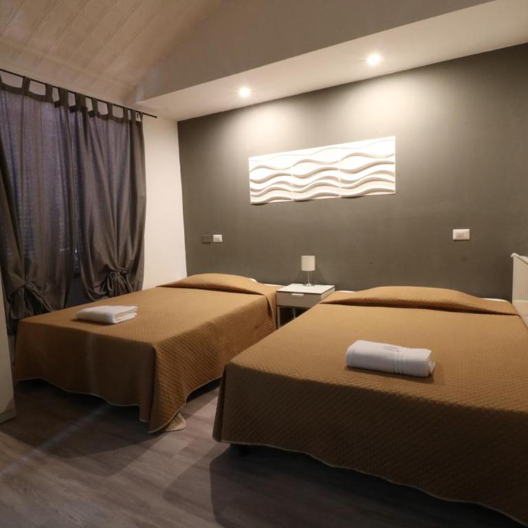 Guest House Minas - Quadruple Room with Private Bathroom - 9