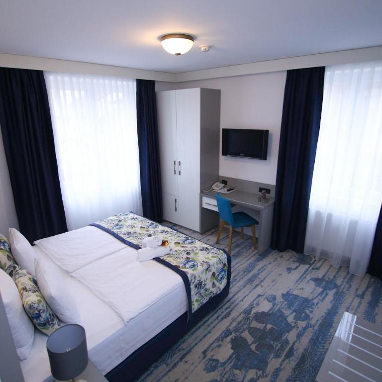 Old Town Hotel - Standardna Dvokrevetna Soba sa Bračnim Krevetom/Zasebnim Krevetima - 1