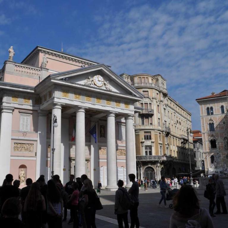 UNICA nel cuore storico di Trieste - Camera Matrimoniale con Bagno Privato - 1
