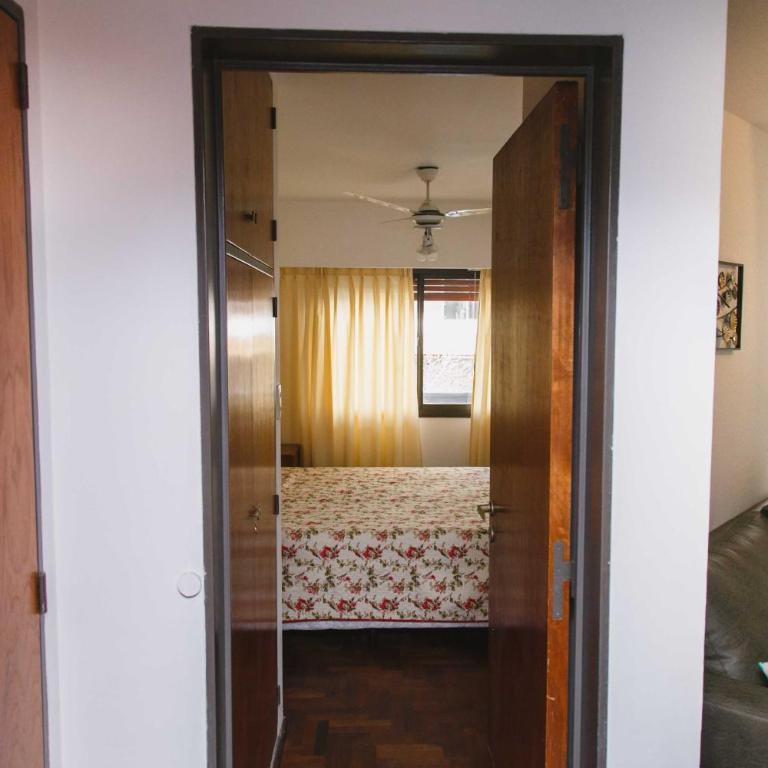 3 o 4 PERSONAS A 150 Mts SANATORIO ALLENDE - Apartamento de 1 dormitorio - 5