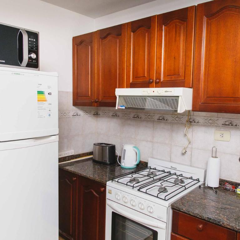 3 o 4 PERSONAS A 150 Mts SANATORIO ALLENDE - Apartamento de 1 dormitorio - 15