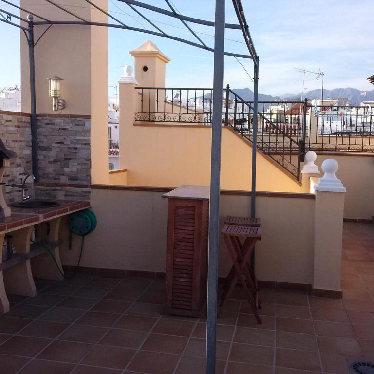 Ático con piscina privada en el corazón de Nerja! - Casa - 23
