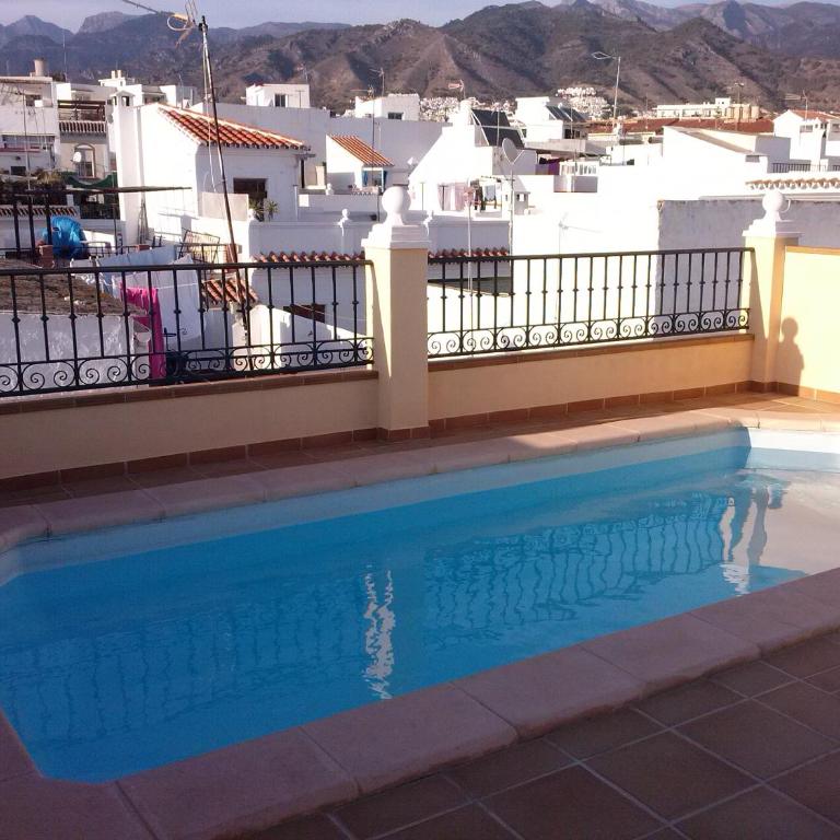 Ático con piscina privada en el corazón de Nerja! - Casa - 28