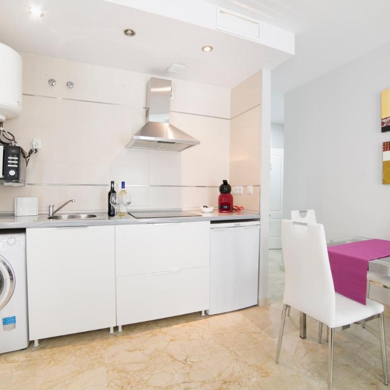Apartamentos Salamanca - Studio with Balcony A1E - 2