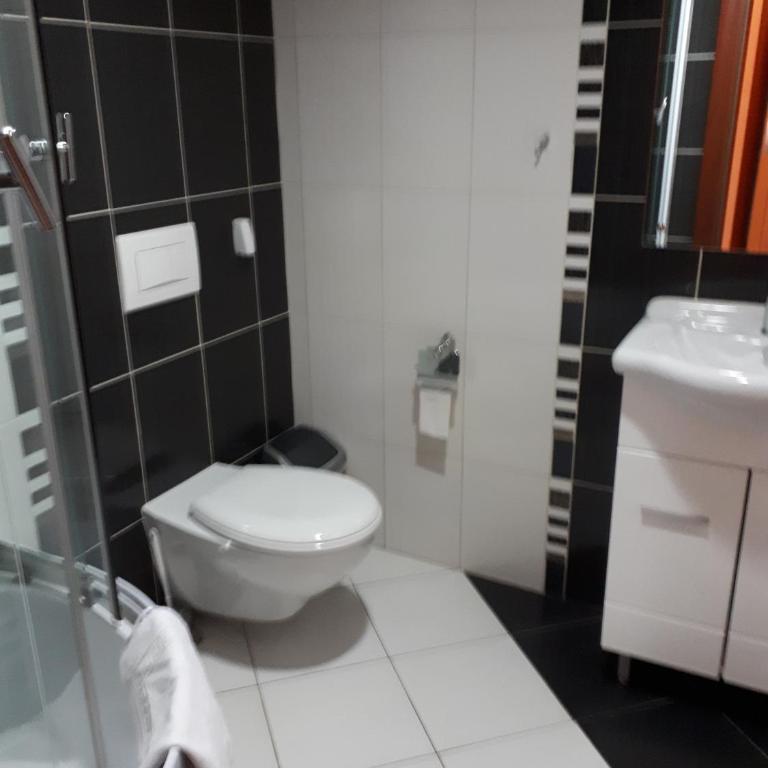 Villa Vežić - Classic Quadruple Room - 10