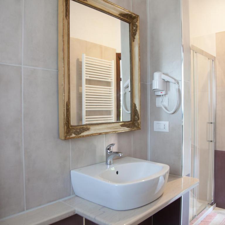 Le Peonie - Double or Twin Room with Private Bathroom - 2