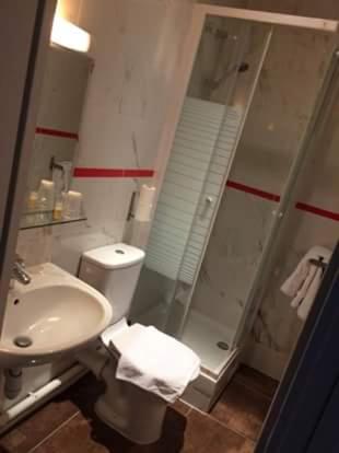 Hotel Les Arcades - Chambre Lits Jumeaux Standard - 3