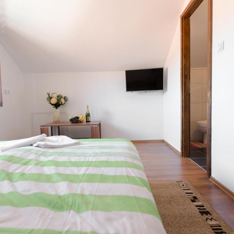 Guesthouse Vila Puzic - Dvokrevetna Soba sa Bračnim Krevetom - 5
