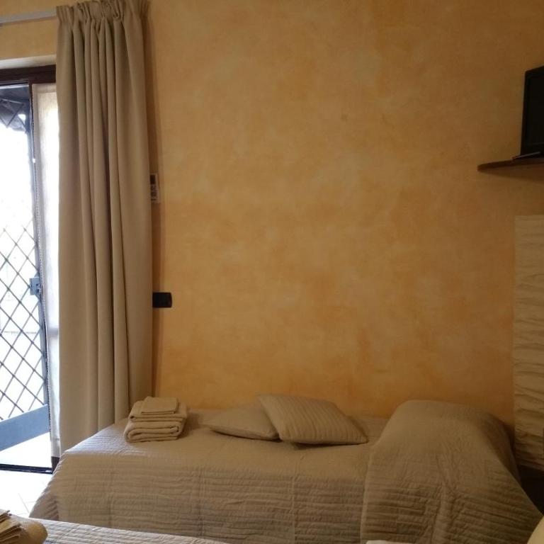 Civita Nova - Camera Matrimoniale con Letto Supplementare - 3