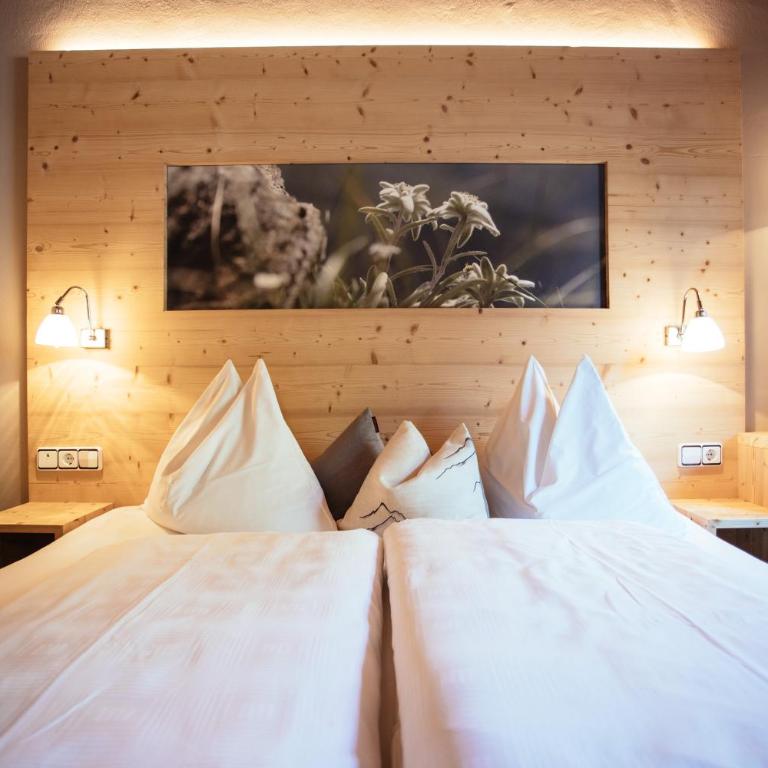 Hotel Wildschütz - Double Room with Mountain View - 4