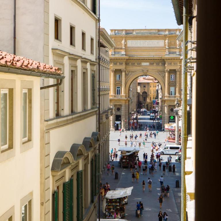 Typical Florentine Apartment - Penthouse Apartment - 17