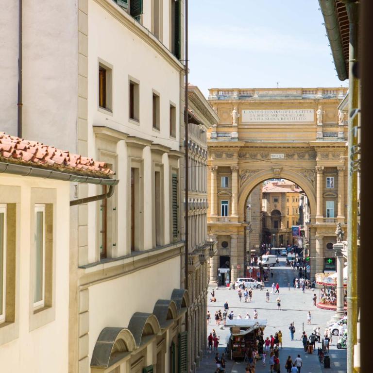 Typical Florentine Apartment - Penthouse Apartment - 16