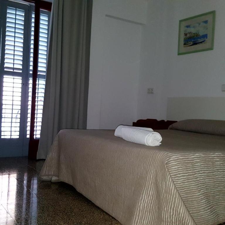 Hostal Las Nieves - Habitación Doble con balcón - 5