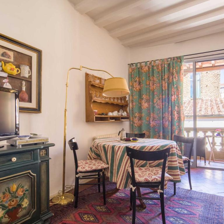 Typical Florentine Apartment - Penthouse Apartment - 10