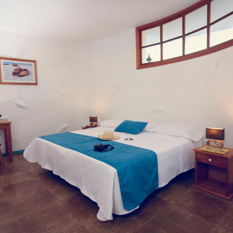 Galapagos Native - Deluxe King Room - 7