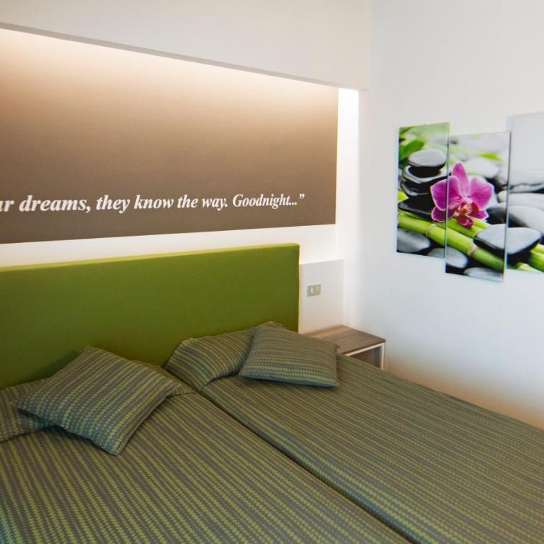 Hotel Ideal - Camera Familiare con Vista Lago - 3