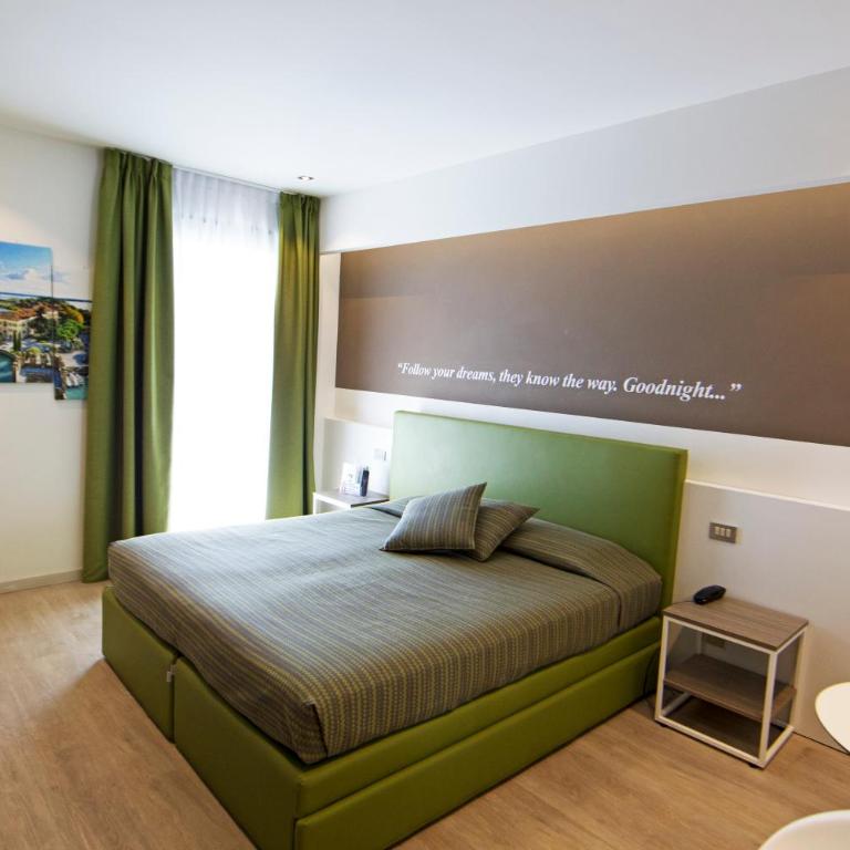 Hotel Ideal - Camera Basic Matrimoniale/Doppia con Letti Singoli con Balcone - 6
