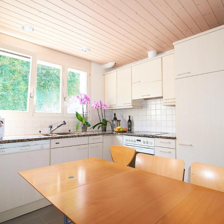 City Center Holiday Apartment - Apartment - 9