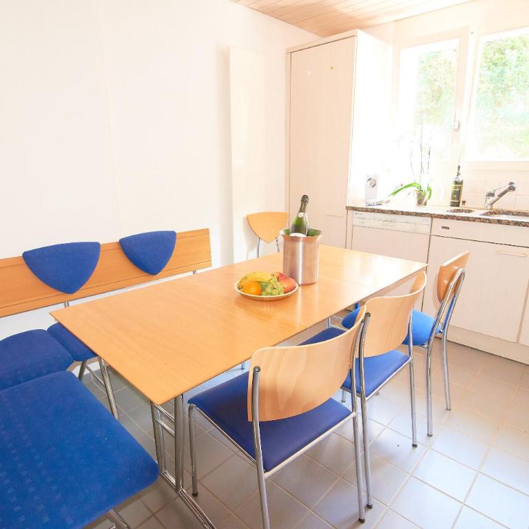 City Center Holiday Apartment - Apartment - 10