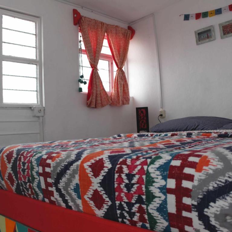 Hostal La Isla - Double Room with Private Bathroom - 7