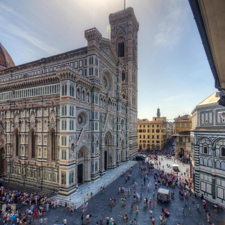 Flower Cathedral Firenze - Camera Matrimoniale Deluxe (2 Adulti + 1 Bambino) - 1