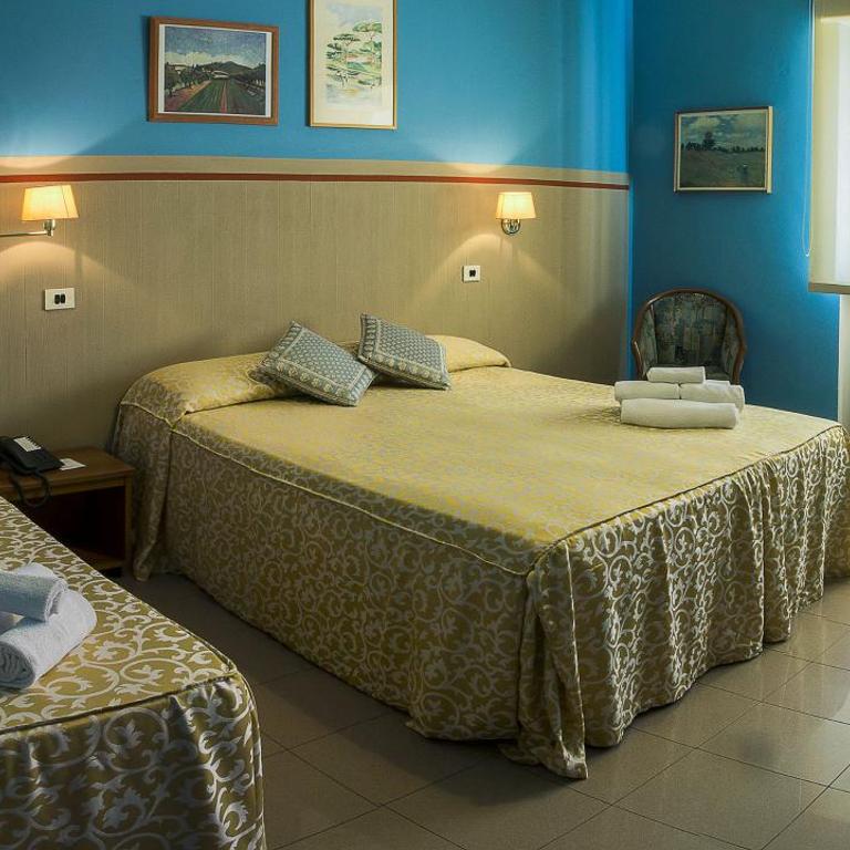 Hotel Plaza - Camera Tripla - 1
