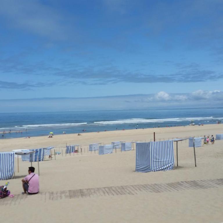 DEMEURE 300m DE LA PLAGE - Maison 3 Chambres - 24
