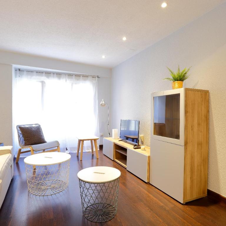 Estudio Centro-Playa I VUT - One-Bedroom Apartment - 1