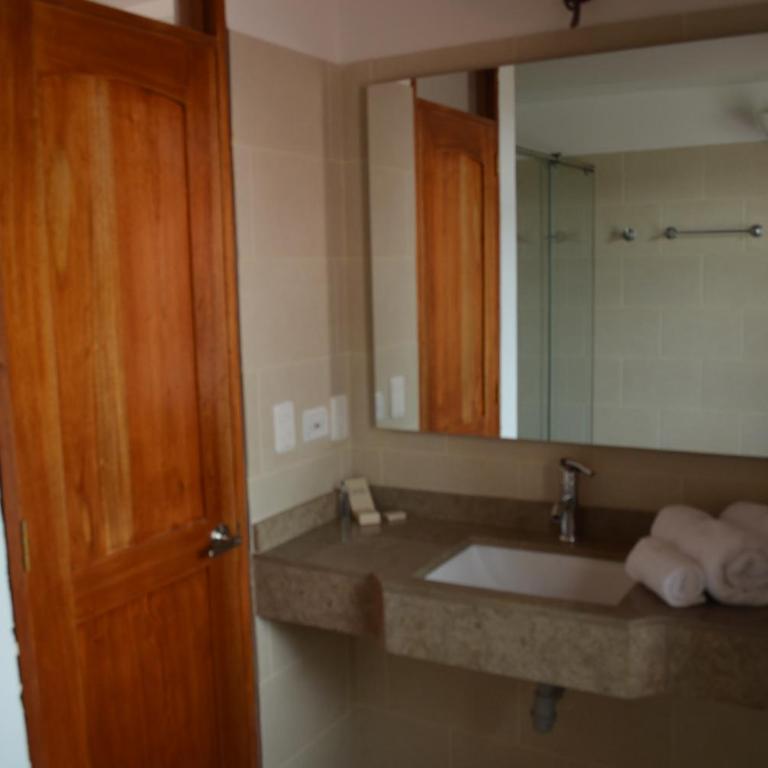 Hotel El Giro - Deluxe Double Room with Balcony - 10