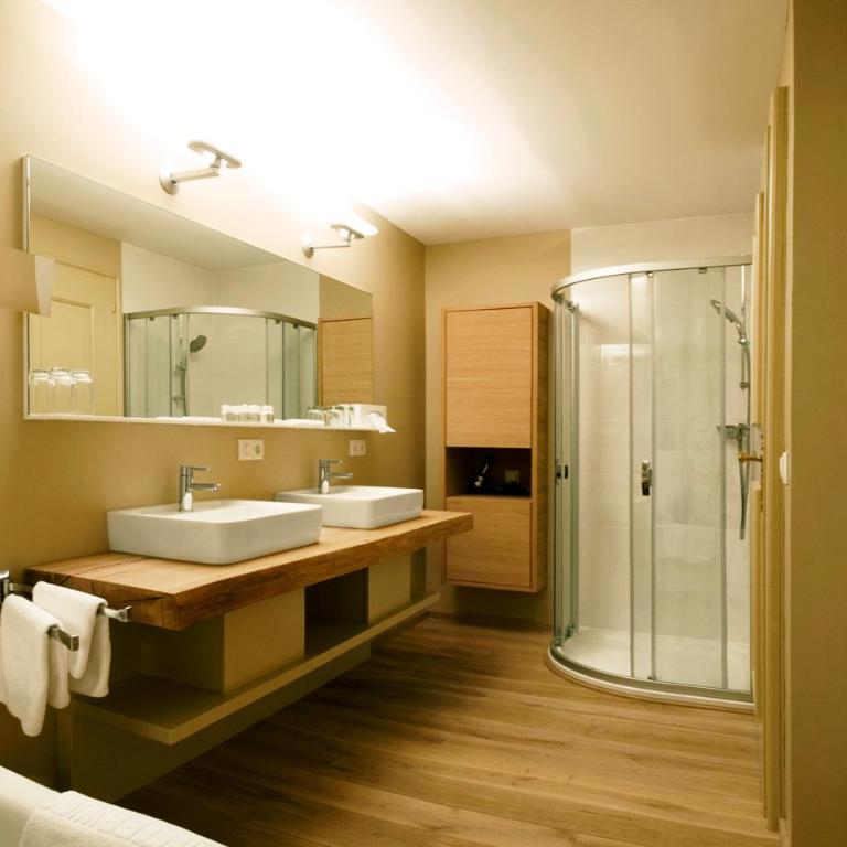Hinterwies – Ski In / Lodge / Dine - Suite - 1