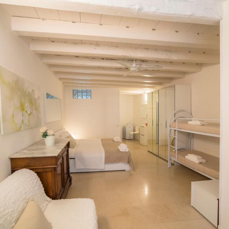Academia Residence - Camera Familiare Deluxe - 5