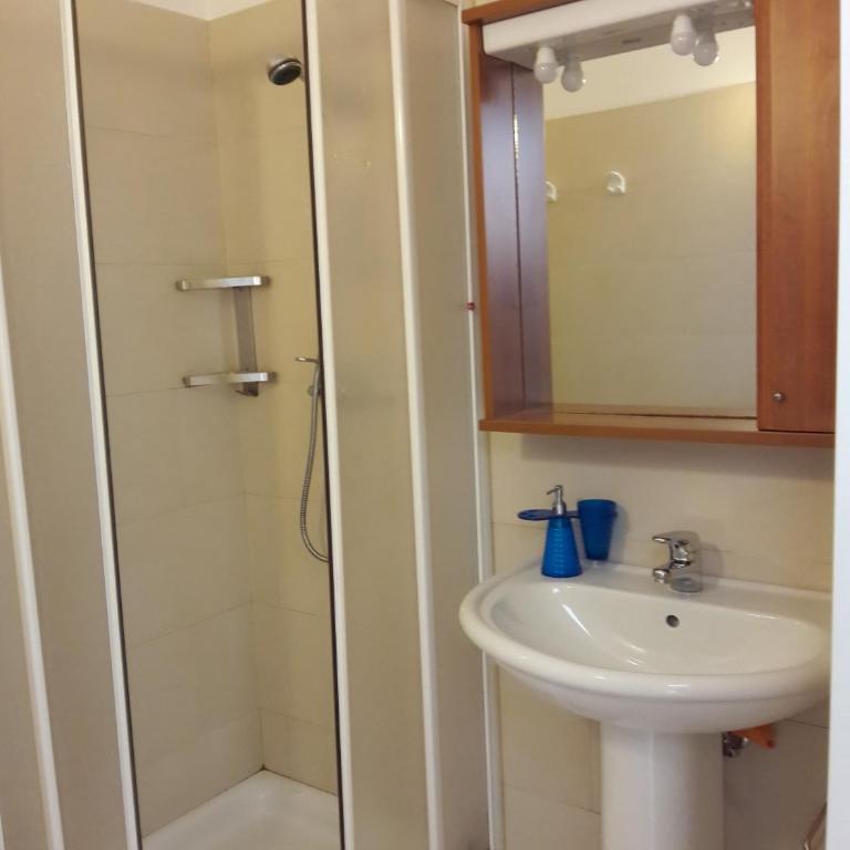 Villa Flora - Appartamento con 1 Camera da Letto - 3
