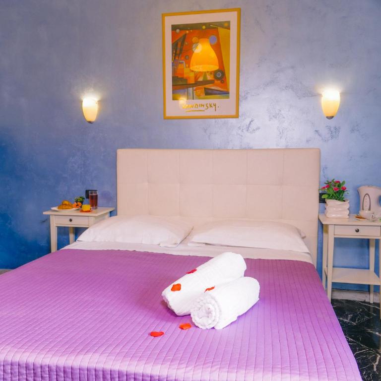Diana Inn Accommodations - Camera Matrimoniale - 4