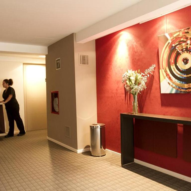 Monoambiente Frente Al Hospital Italiano - Apartamento - 5