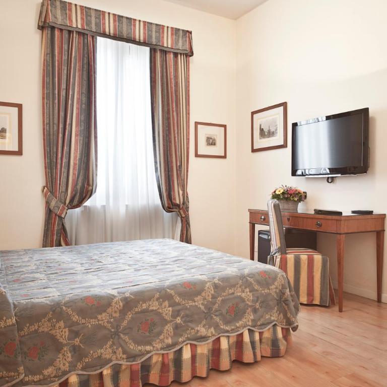 Hotel Italia - Camera Matrimoniale Superior - 5