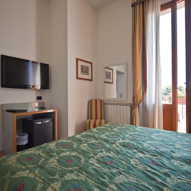 Hotel Italia - Camera Matrimoniale Superior - 8