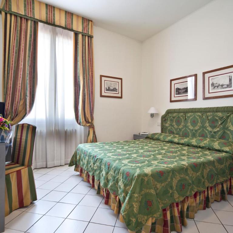 Hotel Italia - Camera Matrimoniale Standard - 5