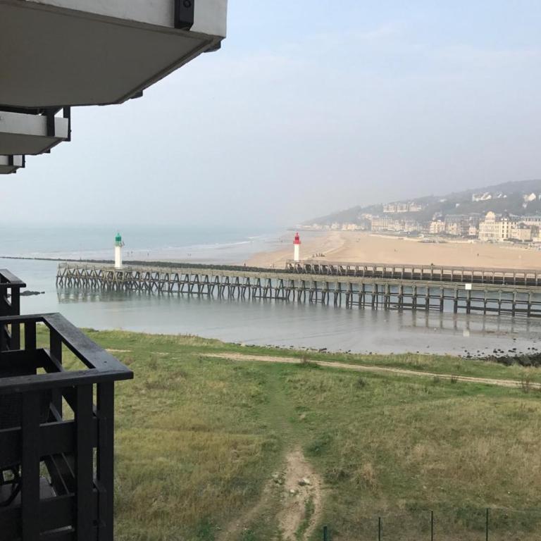 Un petit nid en face de la mer à Deauville - Monolocale con Vista Mare - 13