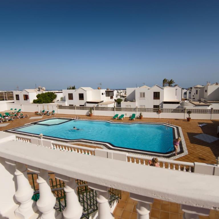 Apartamentos Tisalaya - Apartment with Pool View and Private Balcony - 4
