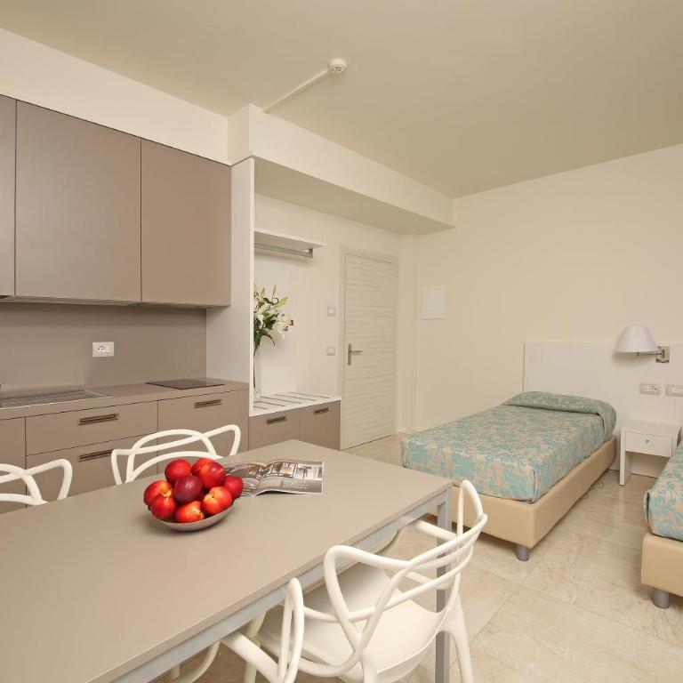 Hotel Holiday - Suite con Vista Lago - 3