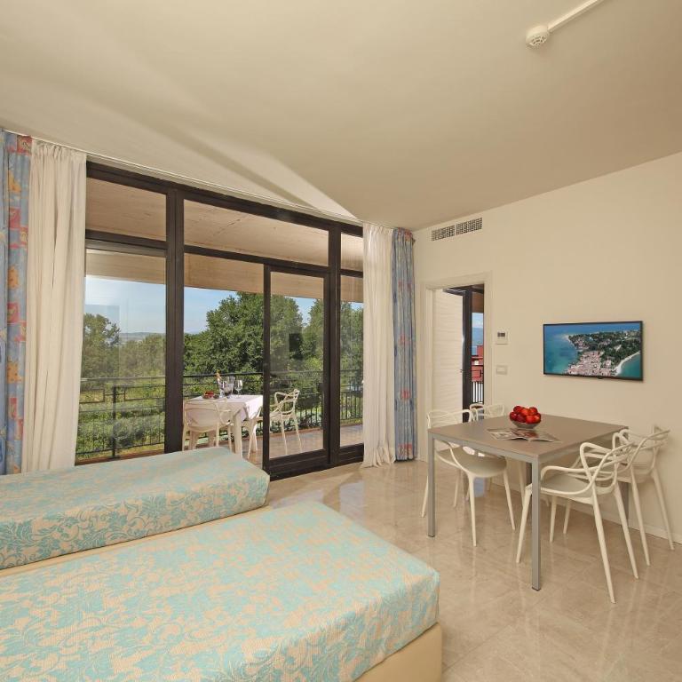 Hotel Holiday - Suite con Vista Lago - 4