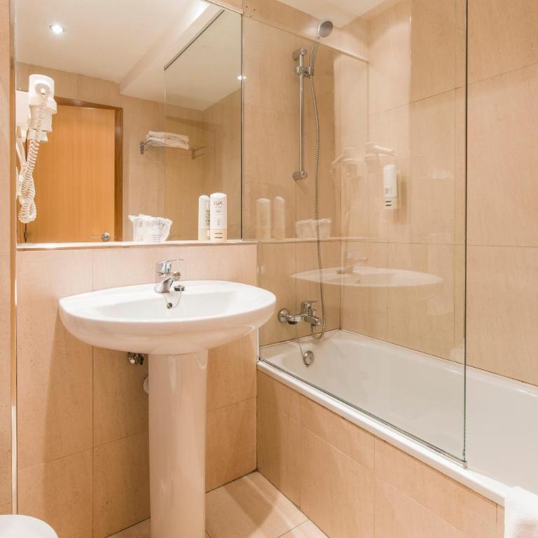 Infanta Mercedes - Double Room - 6
