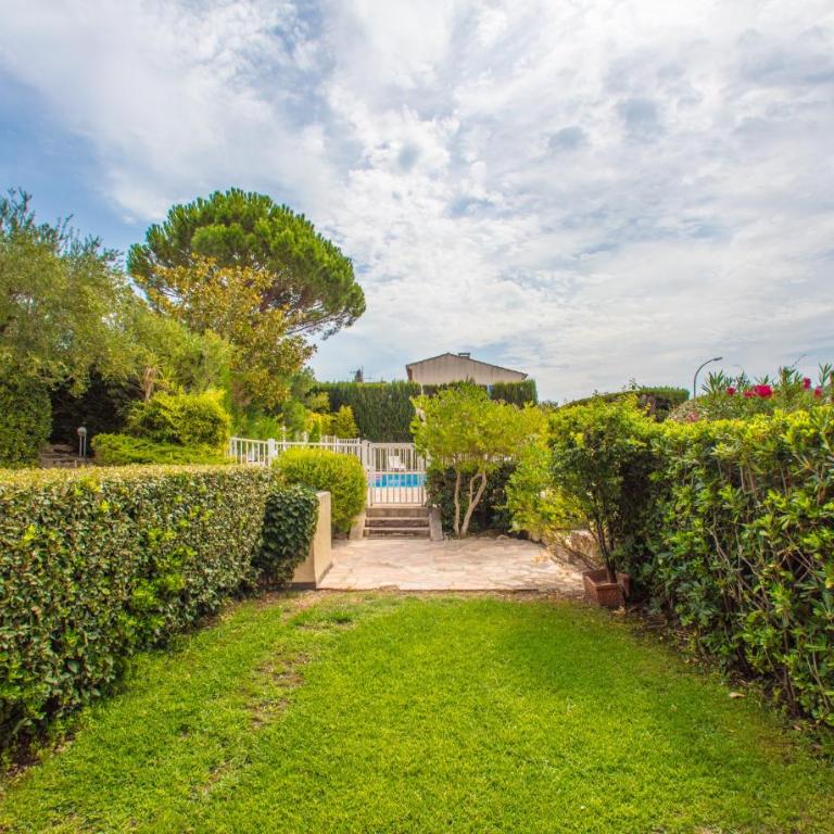 Studios 10 & 11 BY HOTEL DES LICES - Studio mit Gartenblick - 8