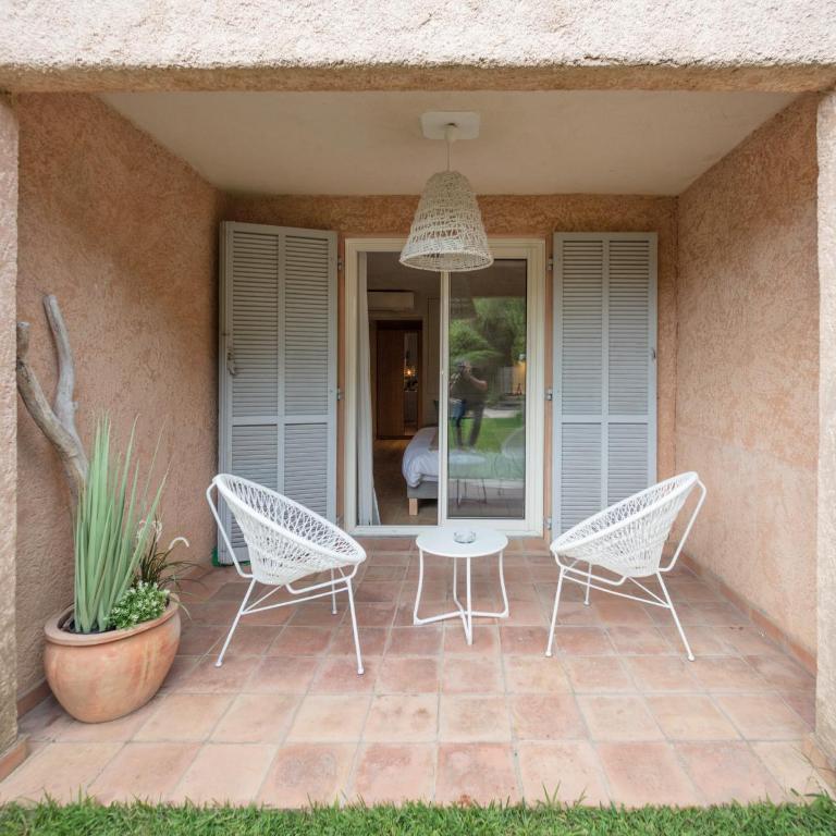 Studios 10 & 11 BY HOTEL DES LICES - Studio mit Gartenblick - 3