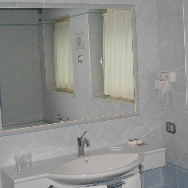 Hotel Garni Vittoria - Habitación Doble Superior - 6
