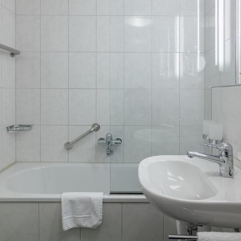 Hotel Drei Könige Luzern - Standard Doppelzimmer - 7
