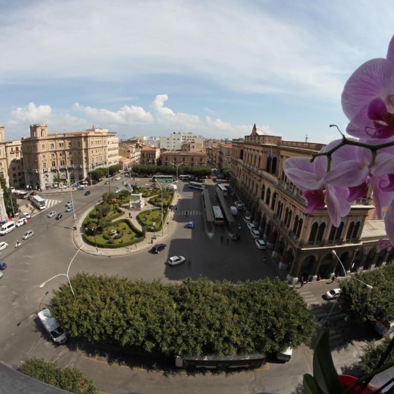 Bed and Breakfast Palermo Centro - Camera Tripla - 5