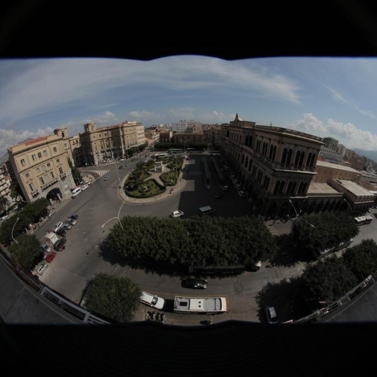 Bed and Breakfast Palermo Centro - Camera Tripla - 15