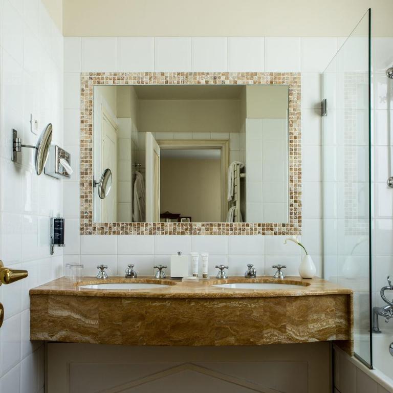 Hôtel Brighton - Esprit de France - Chambre Double Deluxe - 3