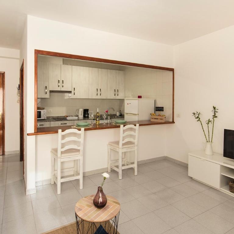 Apartamento Almirante VV - Apartamento con balcón - 4
